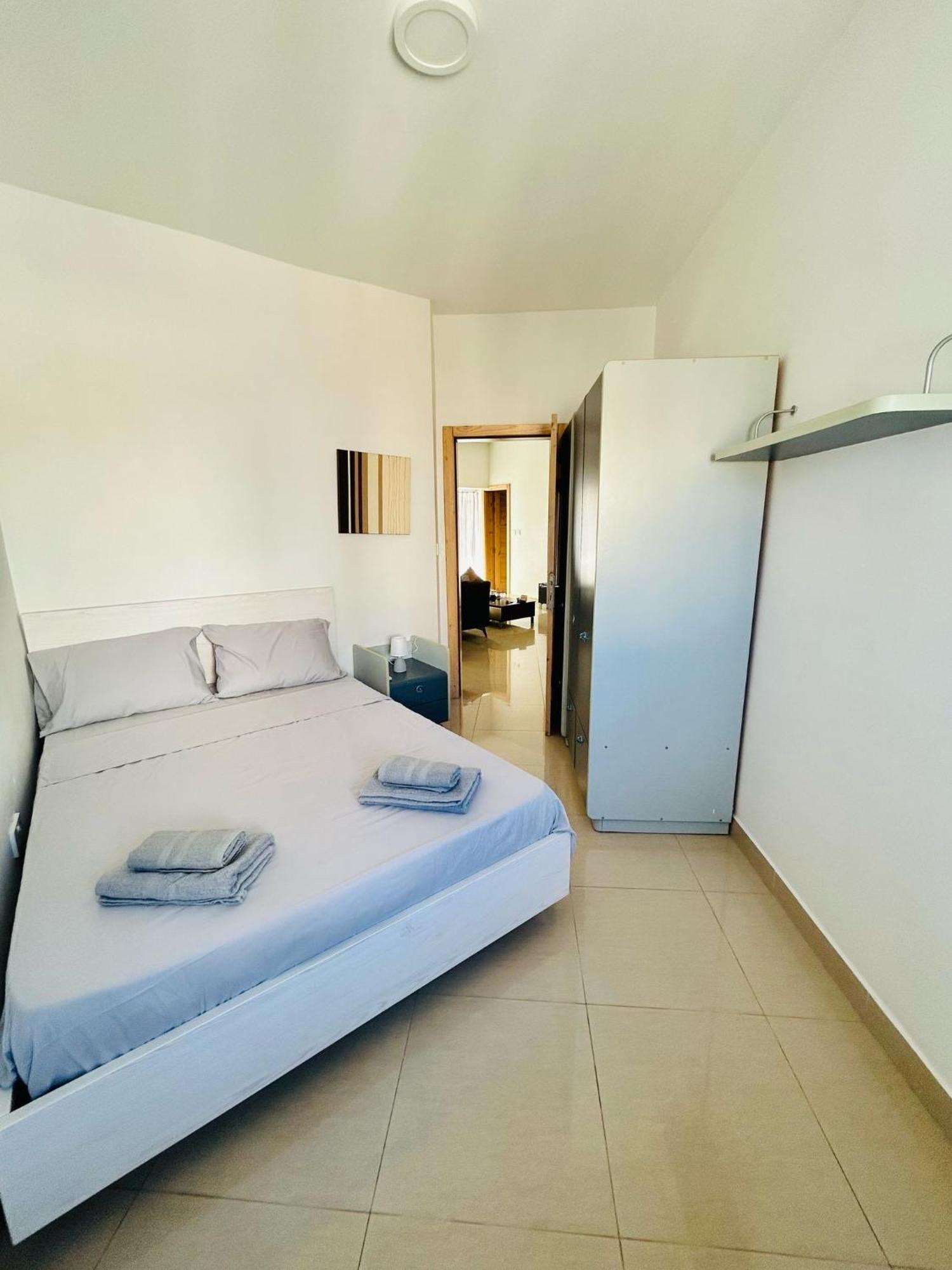 Island Breeze Διαμέρισμα Saint Julian's Εξωτερικό φωτογραφία
